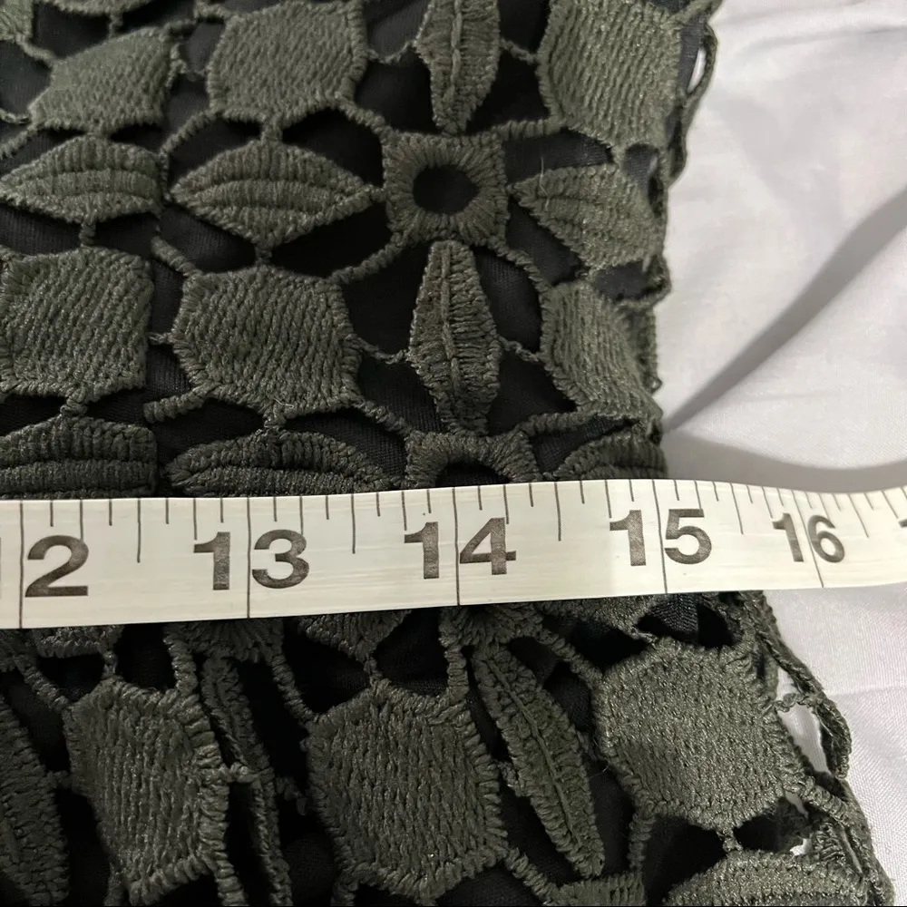 Aqua Women’s Dark Green Midi Dress Lace Sleeveless Size Medium - Image 11