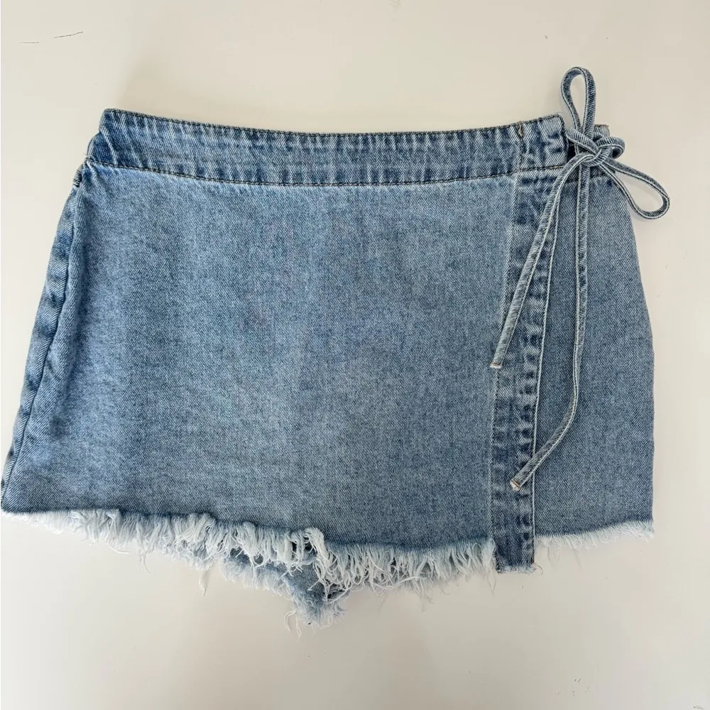 Happily Grey Denim Skort Skirt with Tie Detail Size 3/26 Blue - Image 2