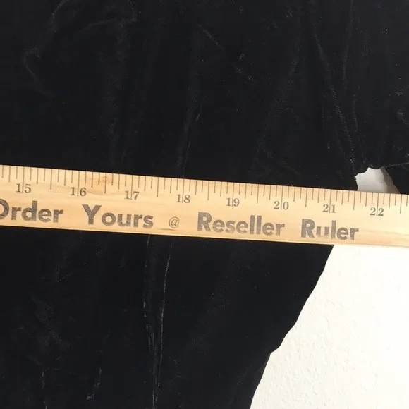 Jeanne Engelhart black velvet button down cardigan coat size medium - Image 7