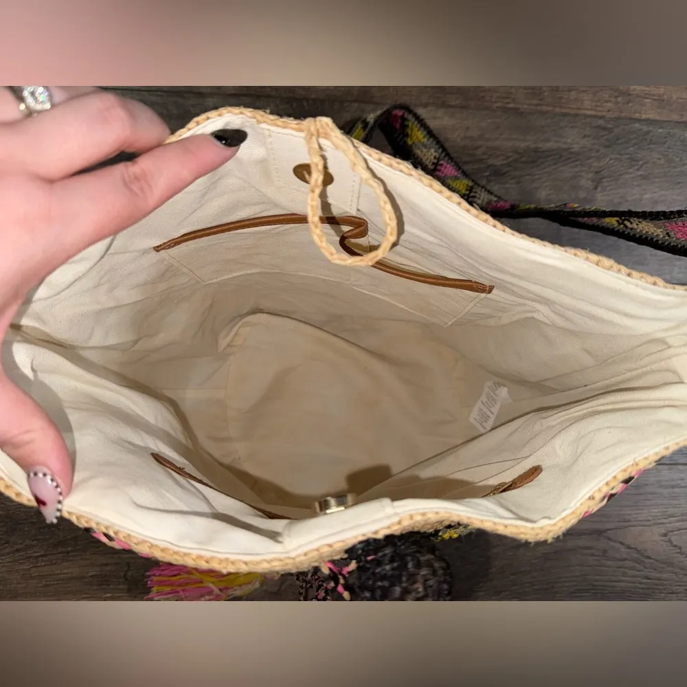 Free People Clover Drawstring Straw Bucket Bag - Image 7