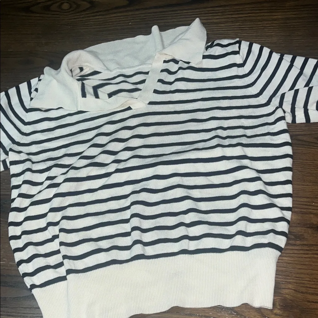 Chic Striped Sweater Top Black Size XS - Image 2