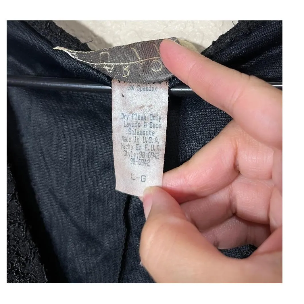 Charlotte Russe Black Lace Texture Short Sleeves‎ VNeck Style Dress - Image 7