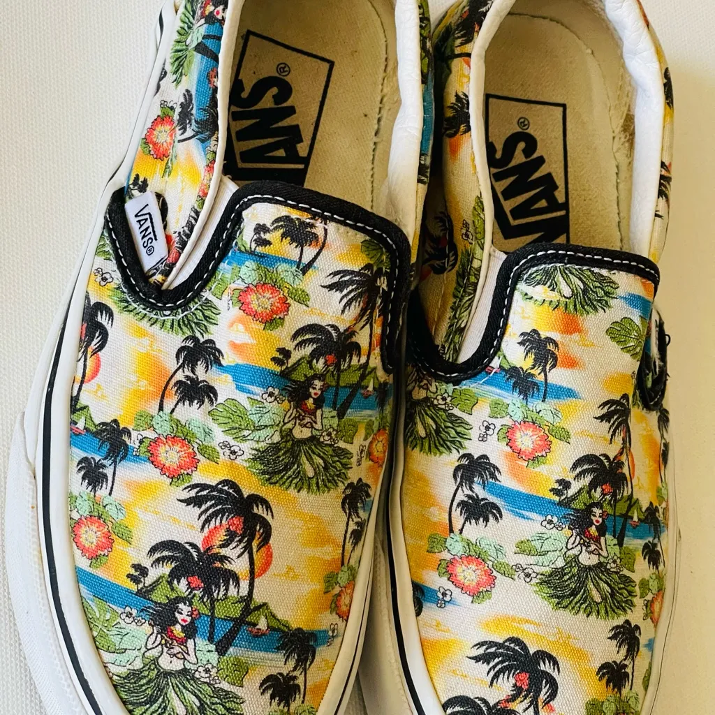 Vans classic slip on aloha black true white shoes - Image 2