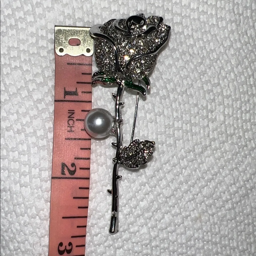 Elegant Silver long stem Rose Brooch with Pearl Accent - Image 9