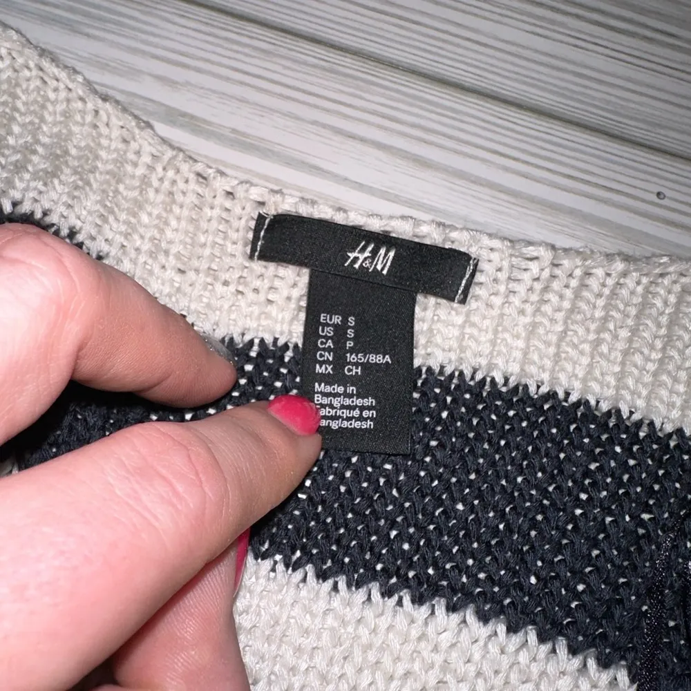 H&M Striped Size Small Womens Sweater - Image 3