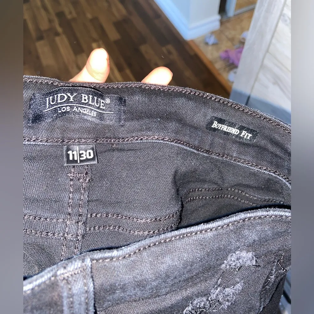 Judy blue boyfriend fit jeans - Image 4