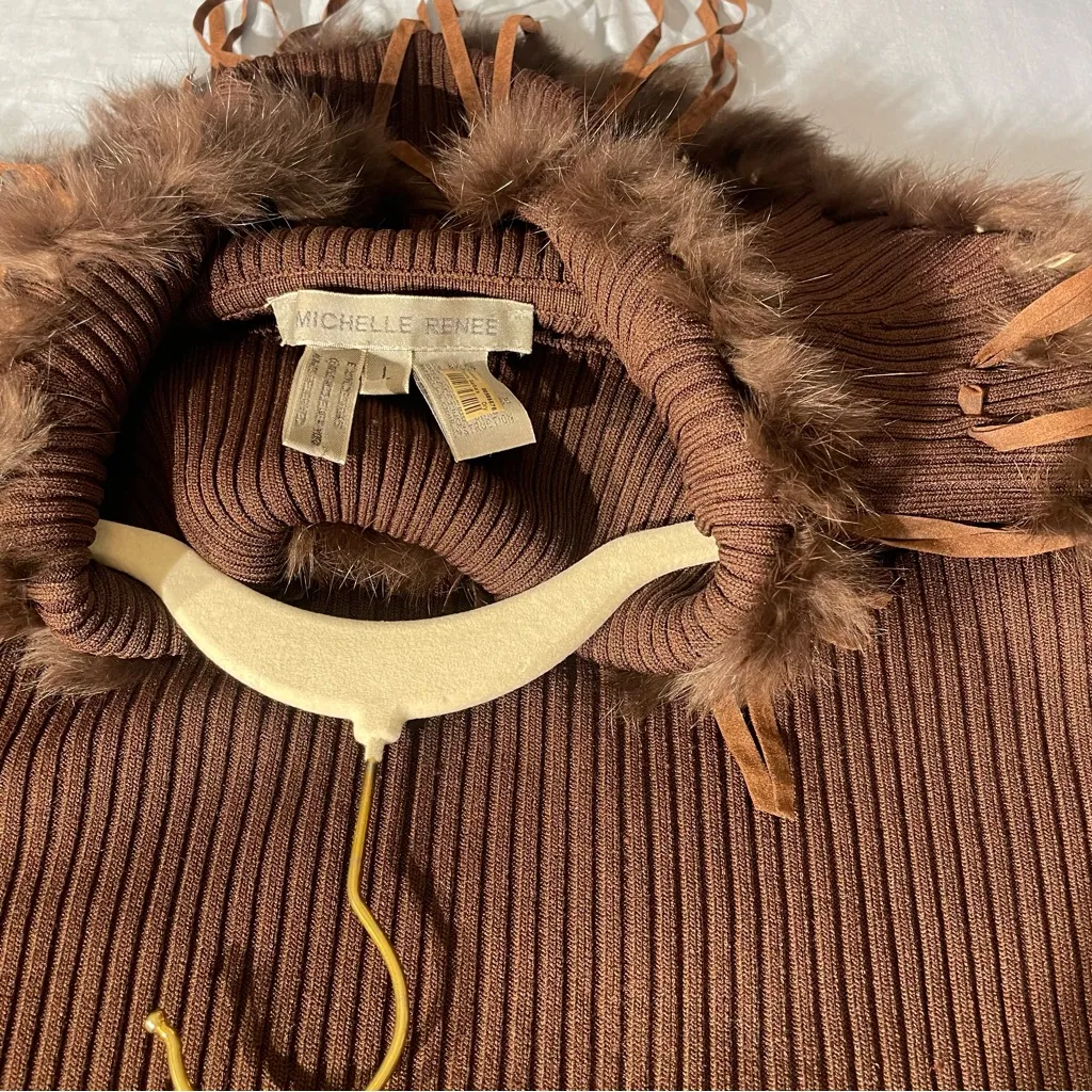 Boho Western Brown Ribbed Sweater w/ Faux Fur & Fringe Detail. Size Large - Image 8