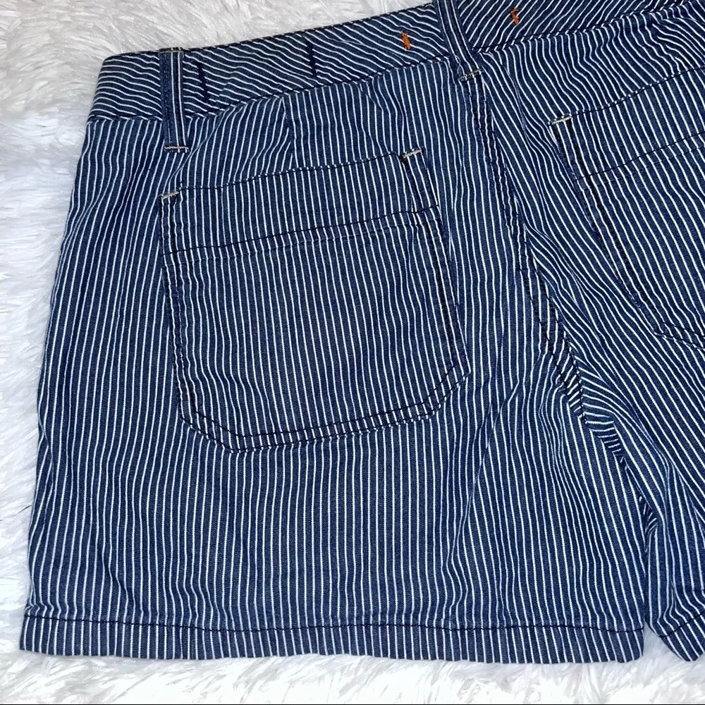 GAP JEANS Limited Edition Women’s Navy Blue Pin Striped Low Rise Shorts 1/25 - Image 5