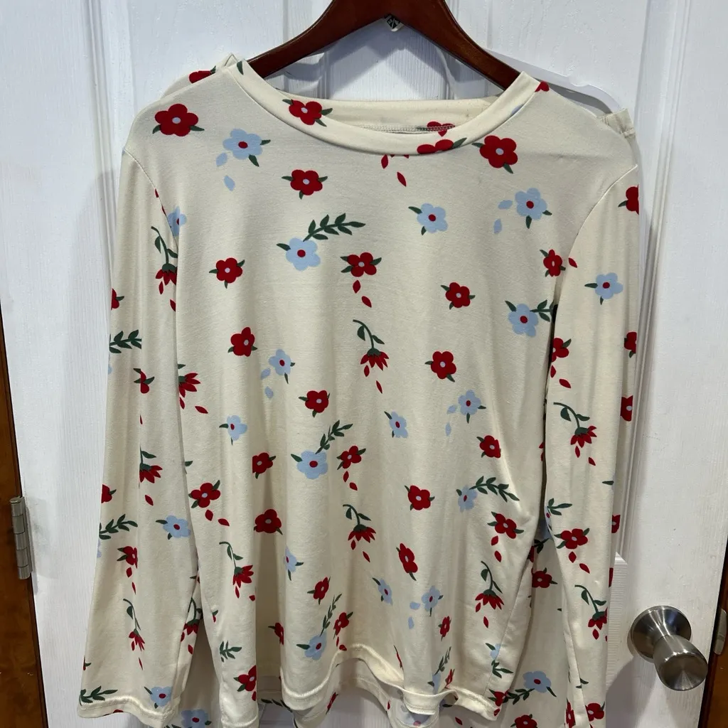 Essentials Red and Blue Floral Loungewear Size L - Image 2