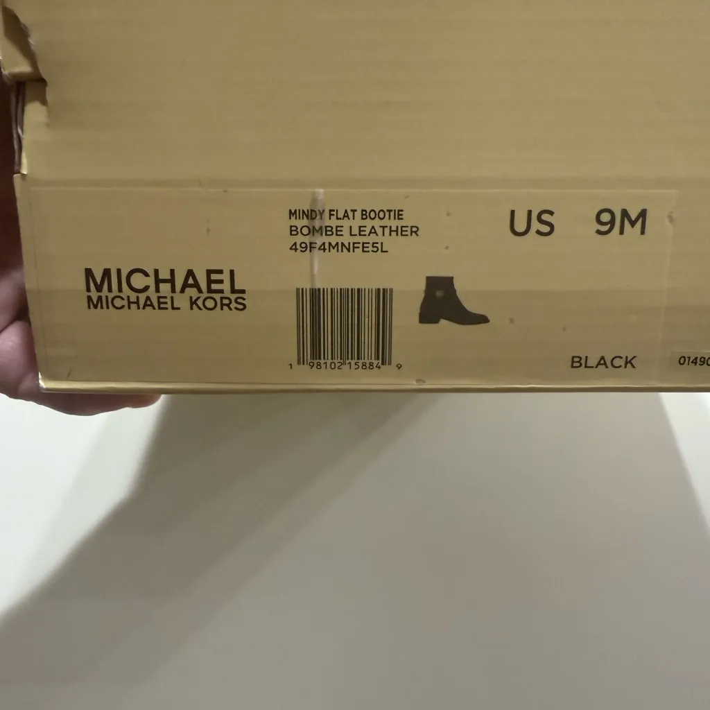 MICHAEL KORS 
Mindy Flat Bootie Bombe Leather NIB US9M - Image 10