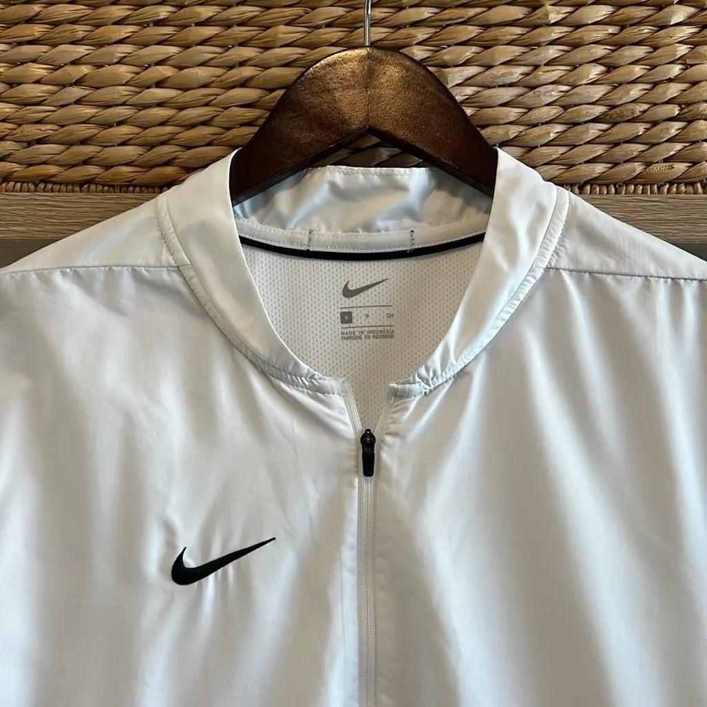 Nike 1/4" Zip White Pullover Woven Performance Top Jacket, S - Image 2