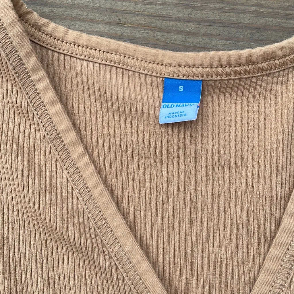 Old Navy  Fitted Henley Top Small - Image 2