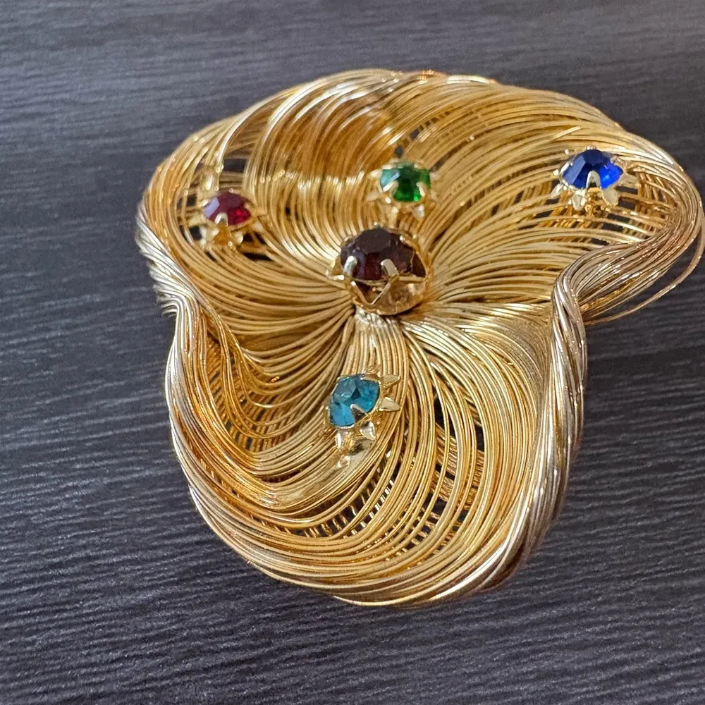 Vintage Wire Wrapped Crystal Heart Brooch Pendant Gold - Image 4