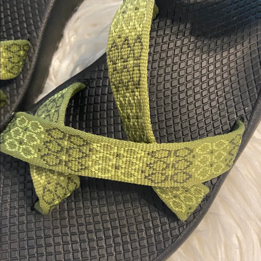 Chaco Black and Green Sandals size 9 excellent condition see all photos - Image 2