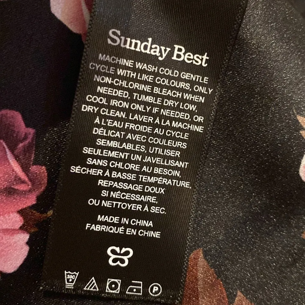 Aritizia Sunday Best Silky Floral Black Pink Tie Back Crop Top Blouse M Size M - Image 9