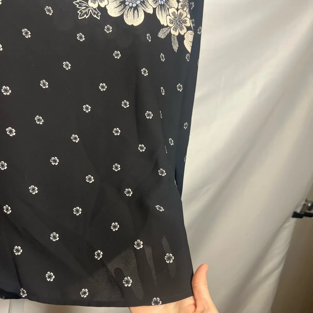 Anne Taylor Loft Black Floral Blouse Top - Image 3