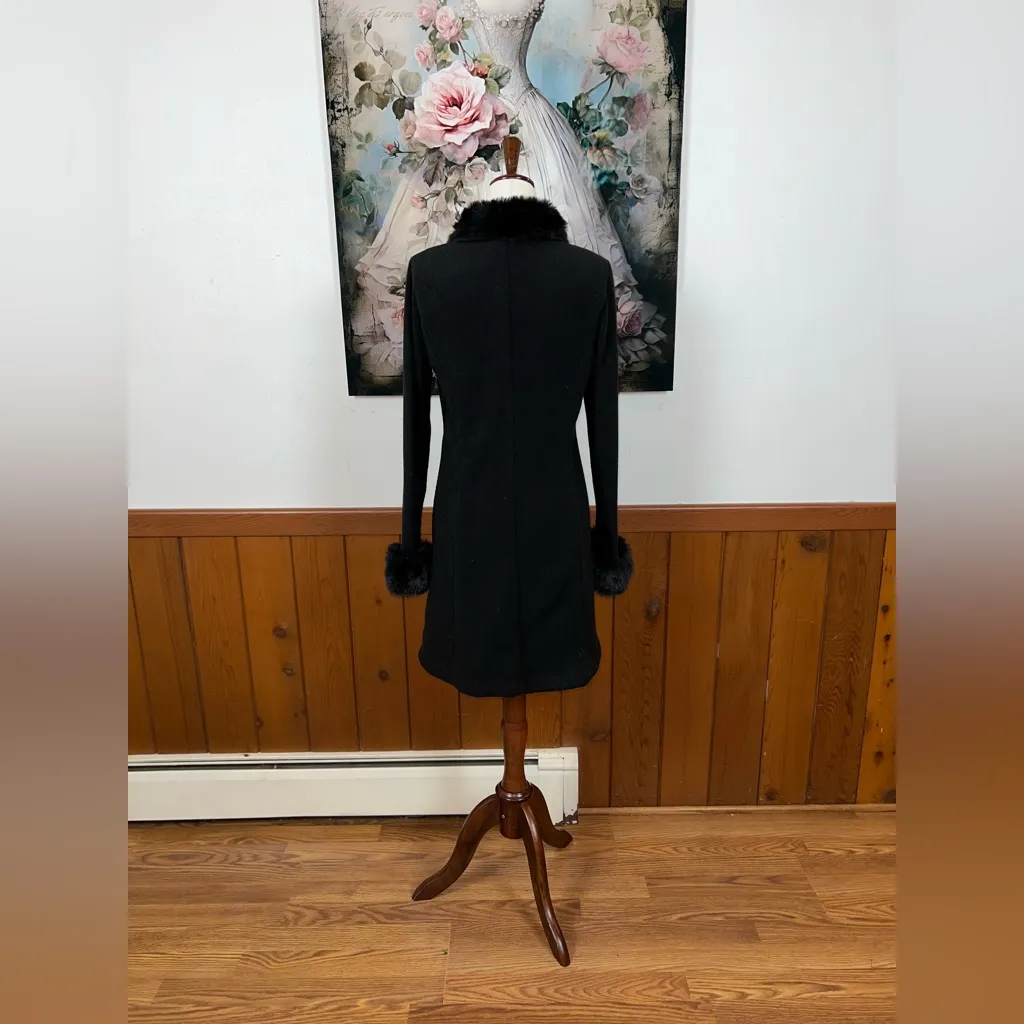 Elegant Vintage 90s Forever Black Fur - Image 4