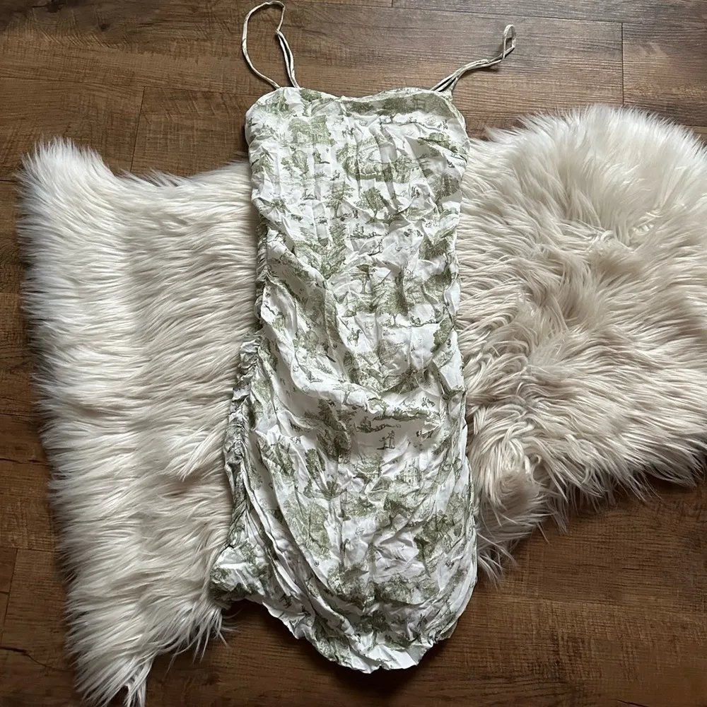 WEWOREWHAT Ronnie Ruched Graphic Print Mini Dress - Image 5