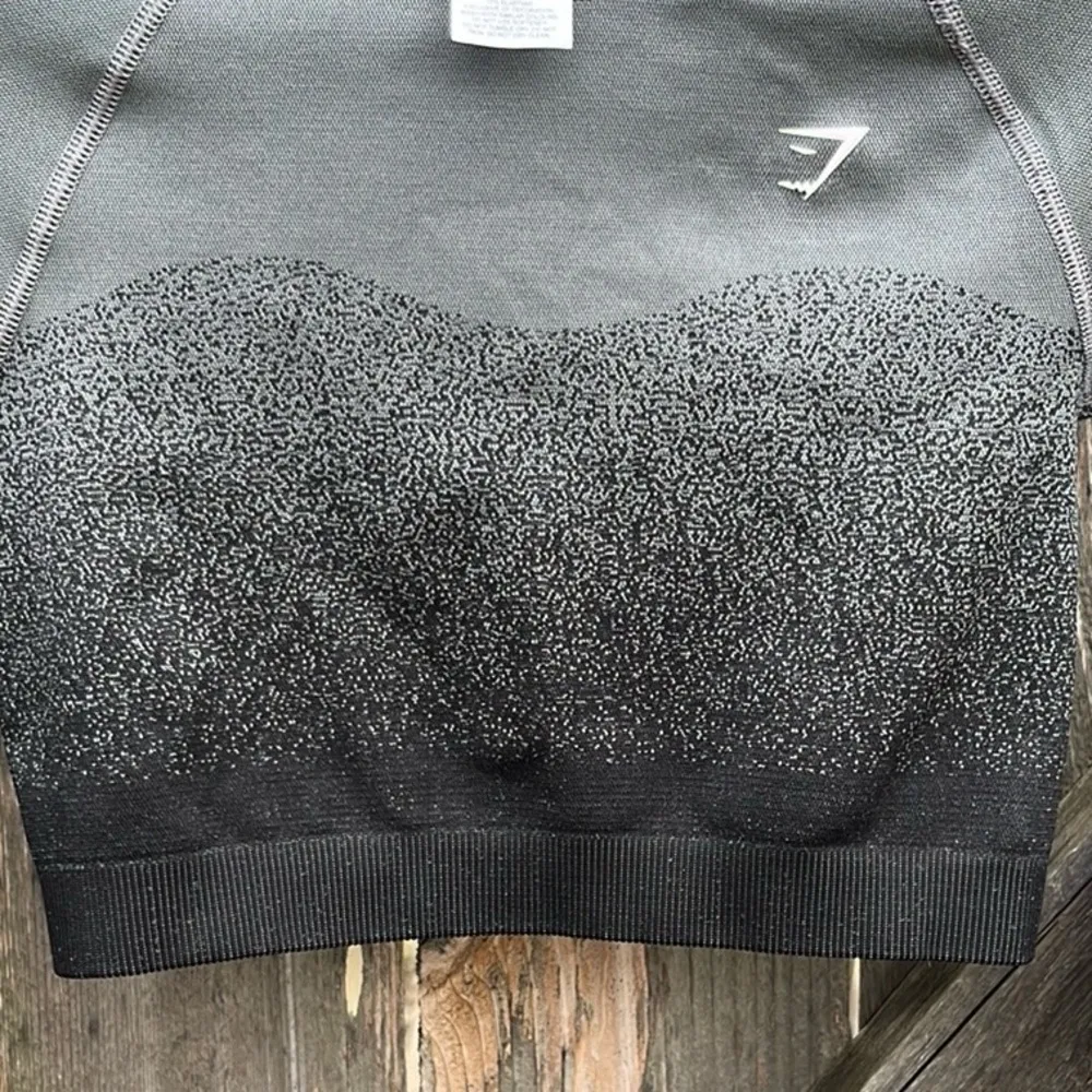 EUC Gymshark Adapt Ombré Seamless Long Sleeve Crop Top Grey Size Small - Image 8