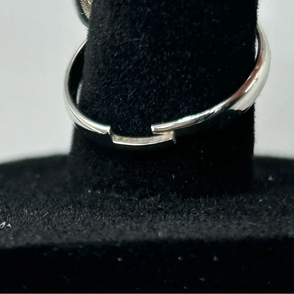 Multicolor Crystal Flower Ring Adjustable Magnetic Silver Tone - Image 10