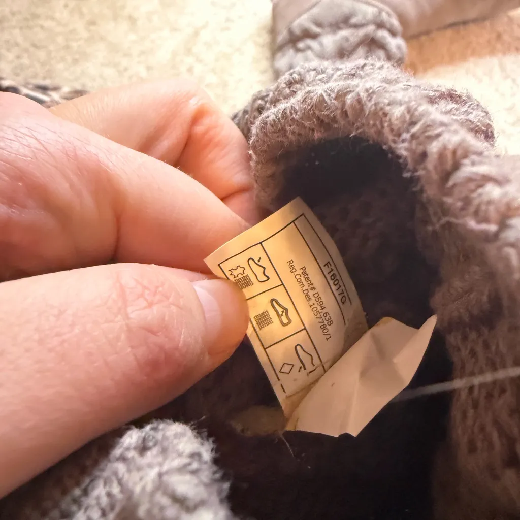 UGG Kiandra Boots Brown - Image 9