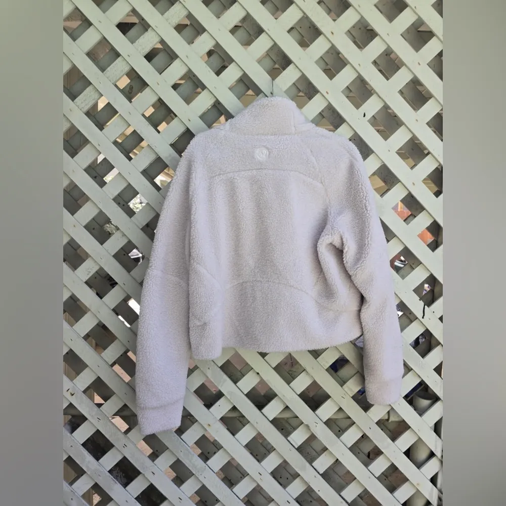 Lululemon Sherpa cropped scuba - Image 2