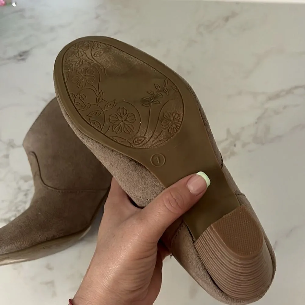 Maurice's  booties EUC   - Image 4