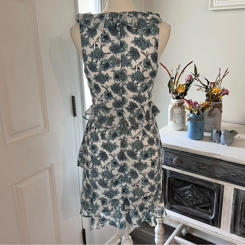 Gianni Bini blue and white floral dress size small - Image 7