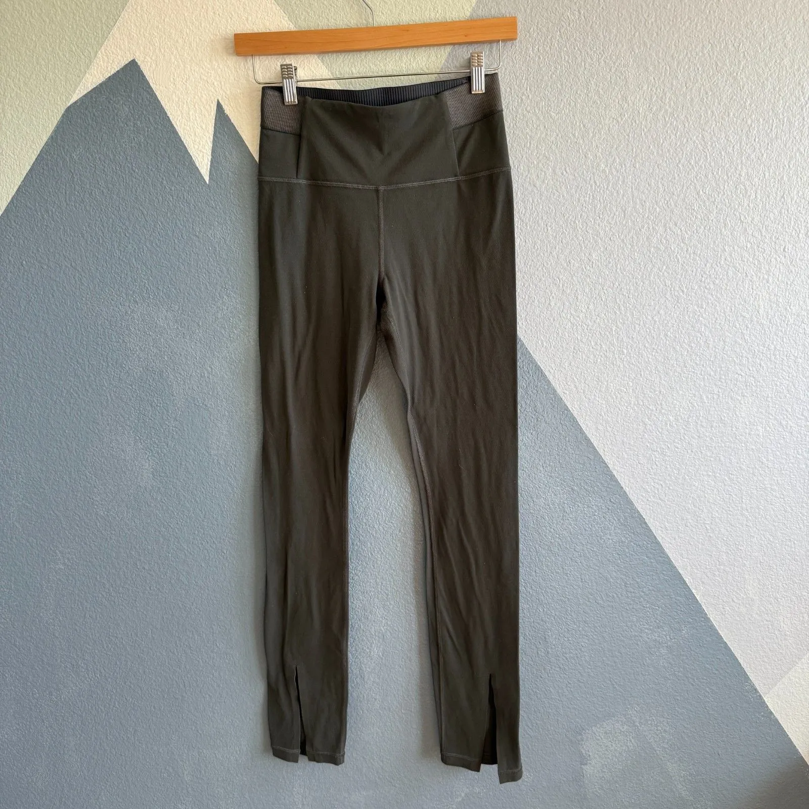 Athleta Aura Split Pant Dark Olive Size Small - Image 4