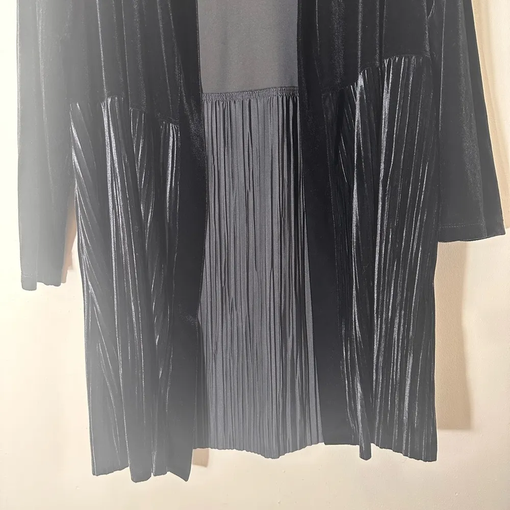 Chico’s Travlers Velvet Pleated cardigan black size 3 - Image 4