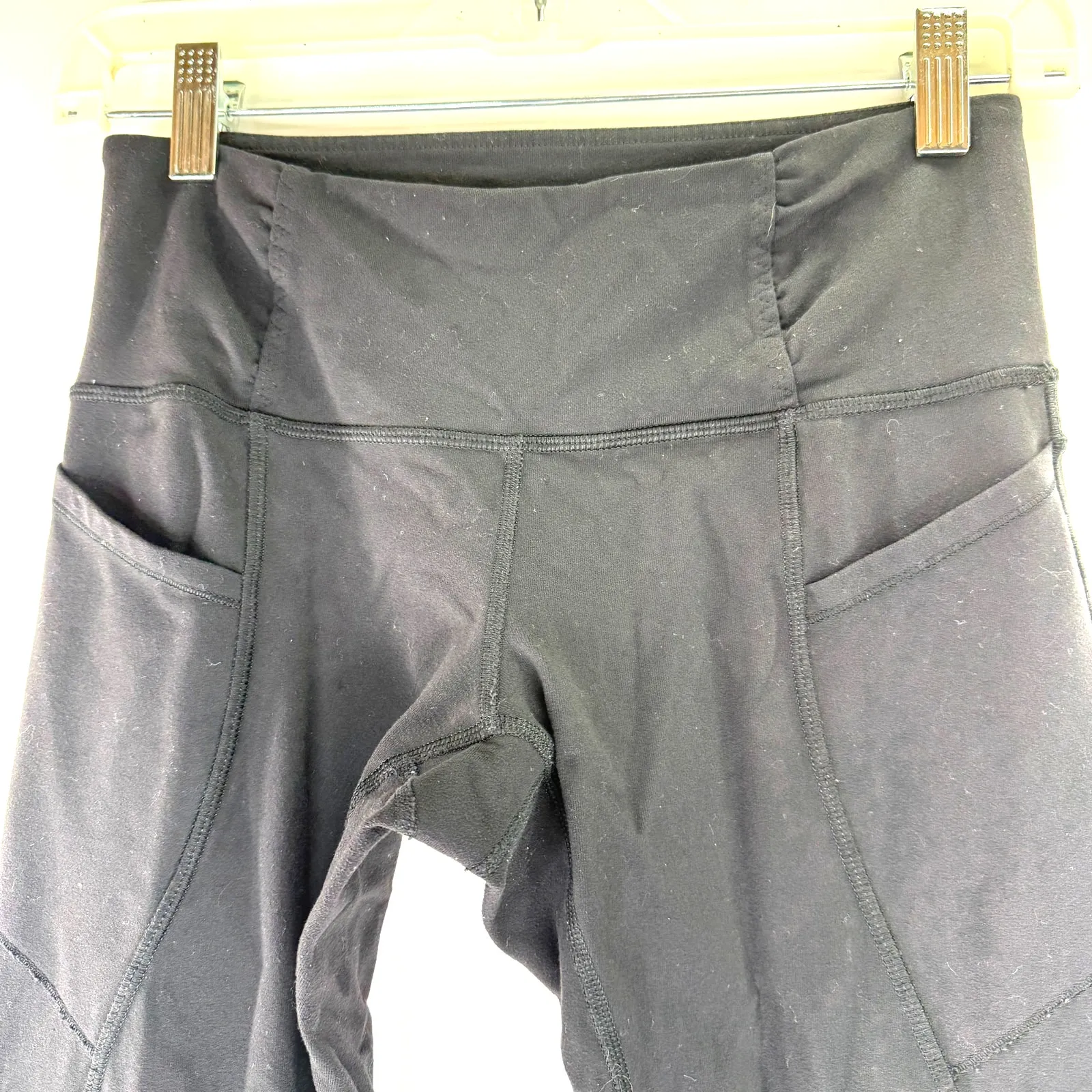 Lululemon Women's Black Leggings Pants Size 4 - Image 3