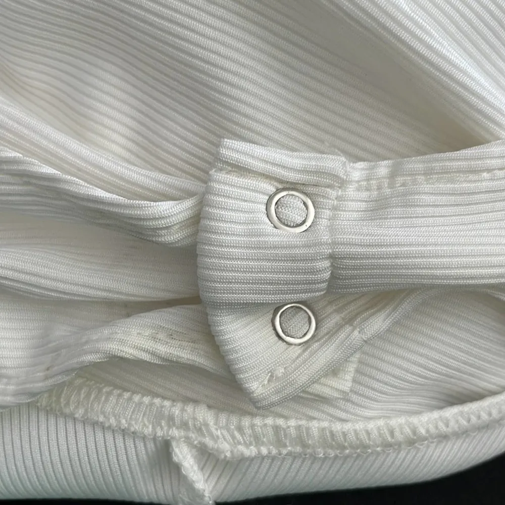 NWT Forever 21 Ribbed cream deep V neck body suit - Image 5