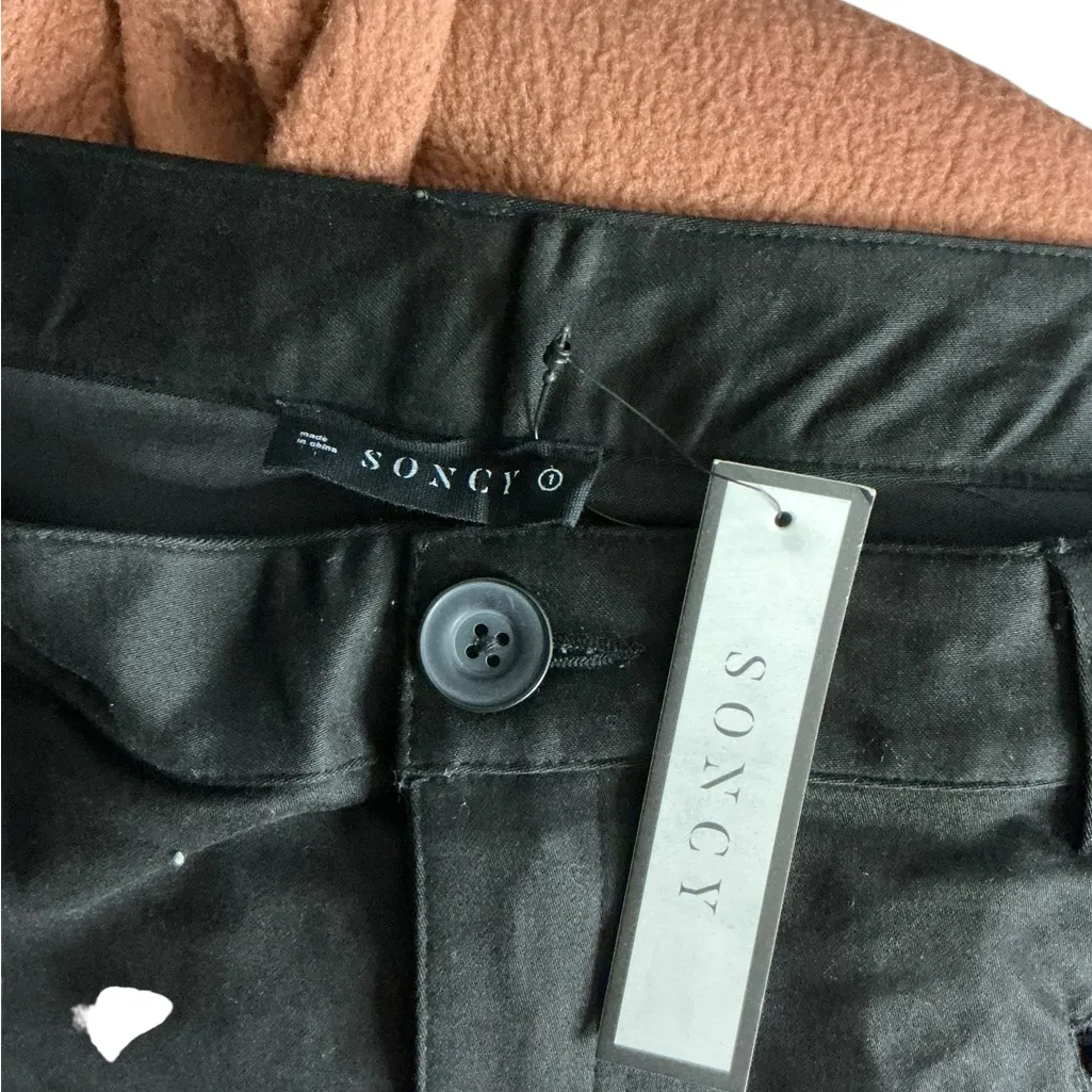 Chic Black Mini Skirt with Ring Zipper Details Size 14 - Image 5