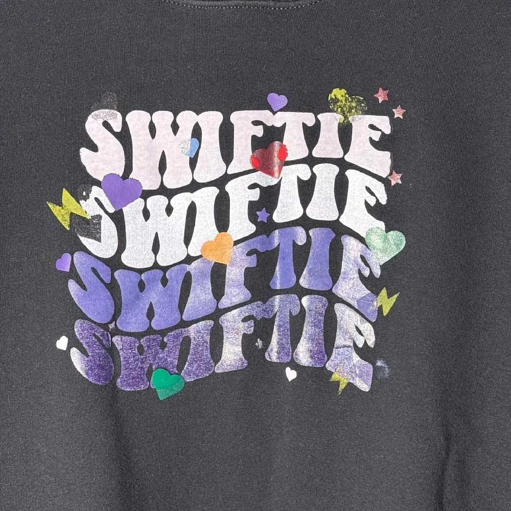 Taylor Swift Women's Black Hoodie sz: L READ Description - Image 2