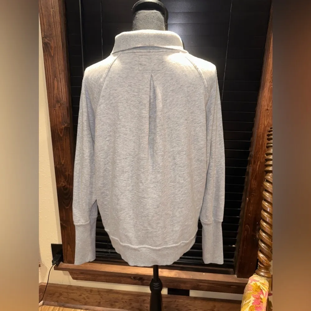 EUC “ CHAMPION “ sweatshirt solid grey size large cowl neck, soft. Gray - Image 3