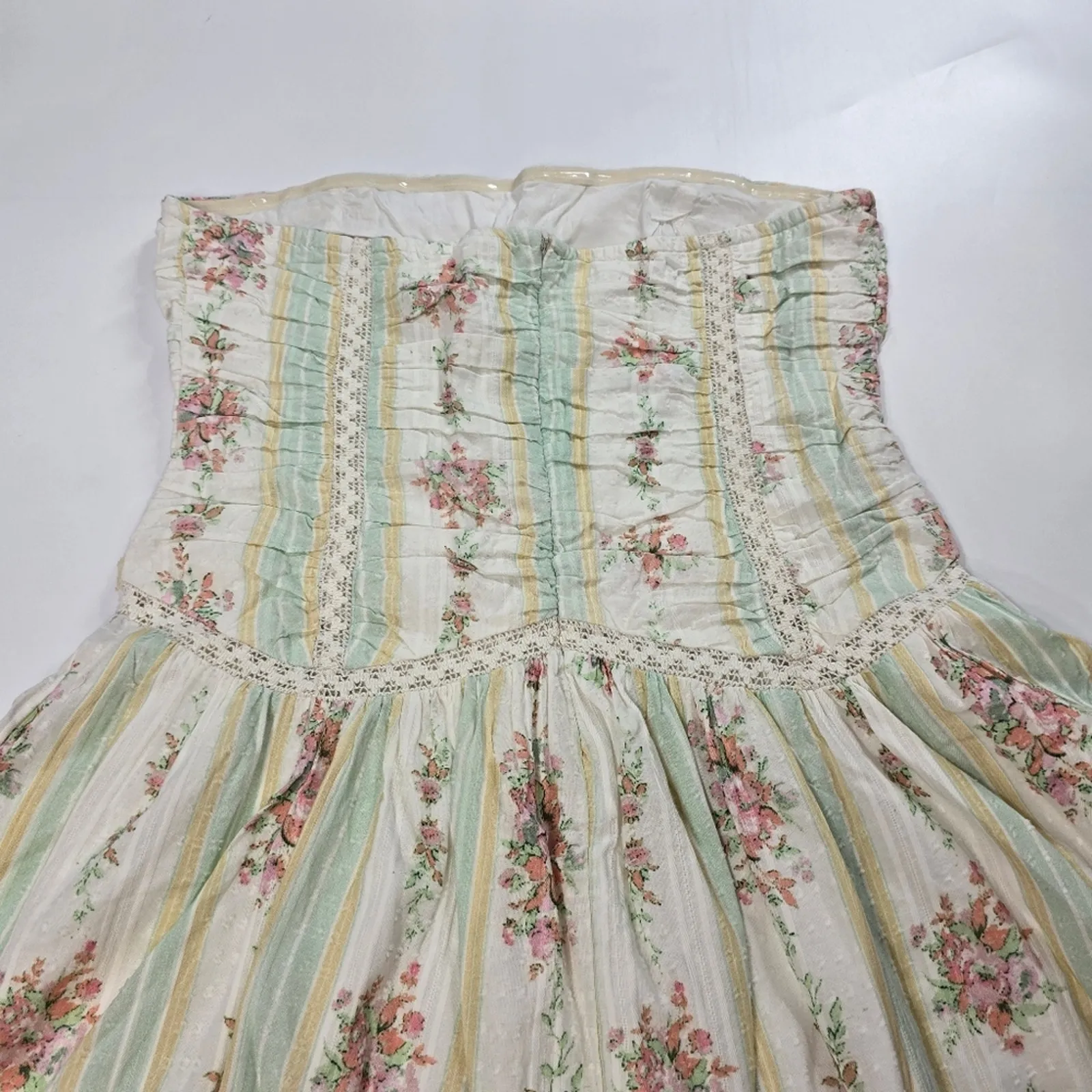 Tularosa Nellie Dress in Vintage Blue Floral Large - Image 9