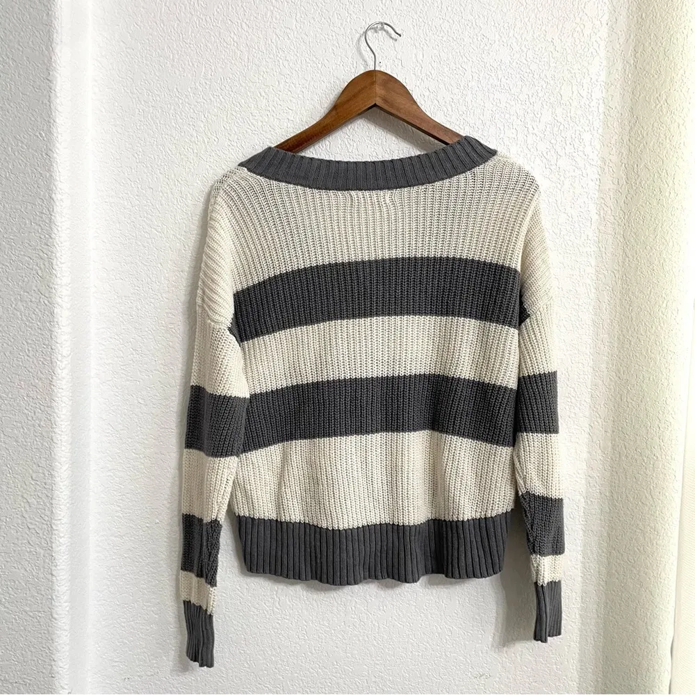 American Eagle Womens Sweater Gray Cream Bold Stripe Deep V Neck Size XS - Image 2