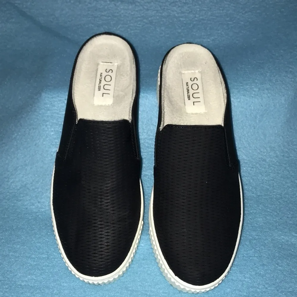 𝅺SOUL NATURALIZER TRULY slip on, faux fur man made leather flocking NEW size 6M Black - Image 3