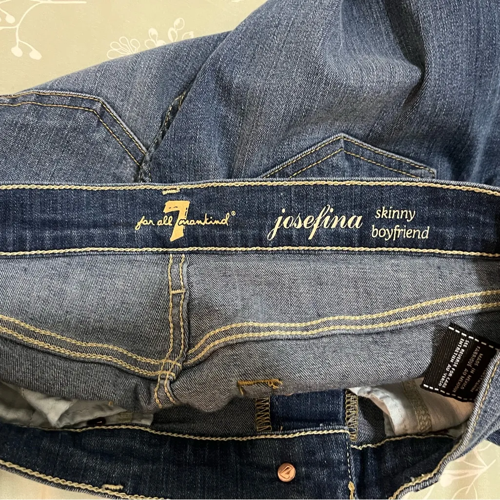 7 For All Mankind Josephina Skinny Boyfriend Distressed Jeans Size 27 - Image 6