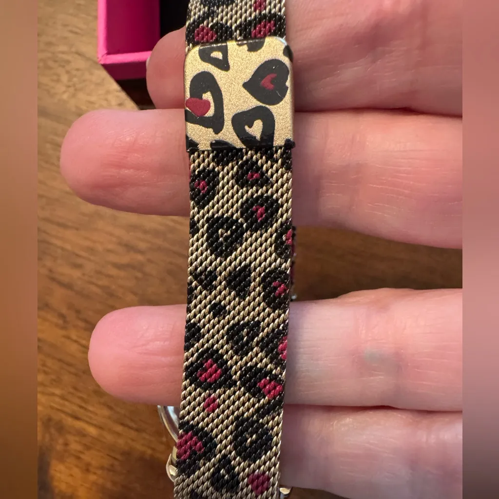 Betsey Johnson Bling Lips Metal Mesh Leopard Band Watch in Box NWOT - Image 4
