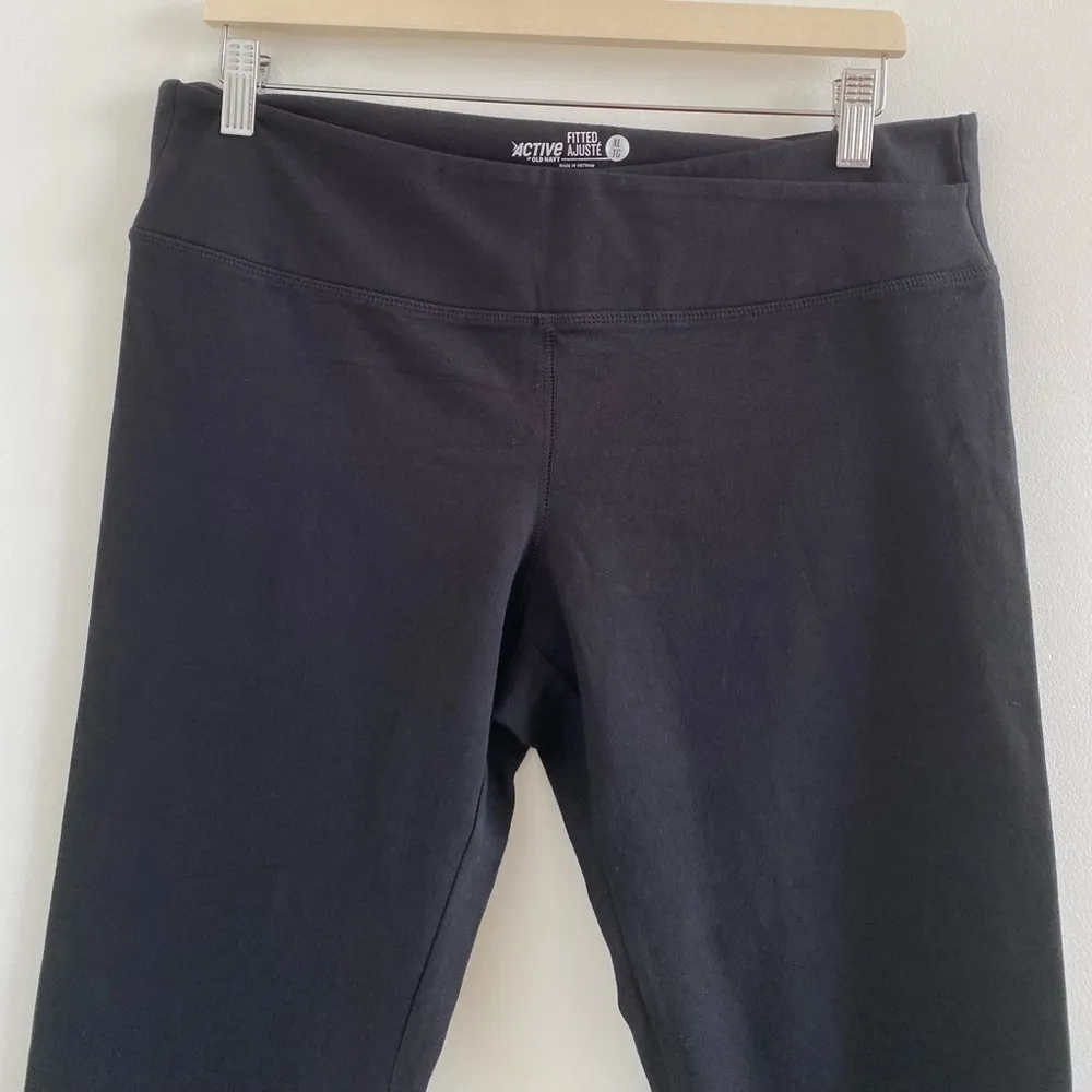 Old Navy Active Black Capri Crossover Waistband Legging Size XL New Without Tag - Image 2