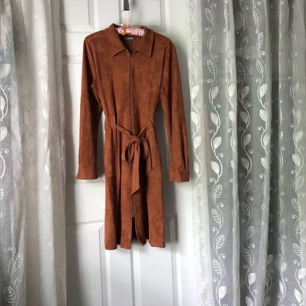 Neiman Marcus Faux suede trench coat jacket with a tie belt full zip up size L - Image 2
