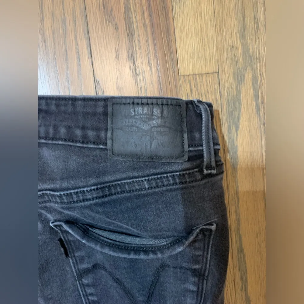 Levi black mid rise skinny 6 - Image 4