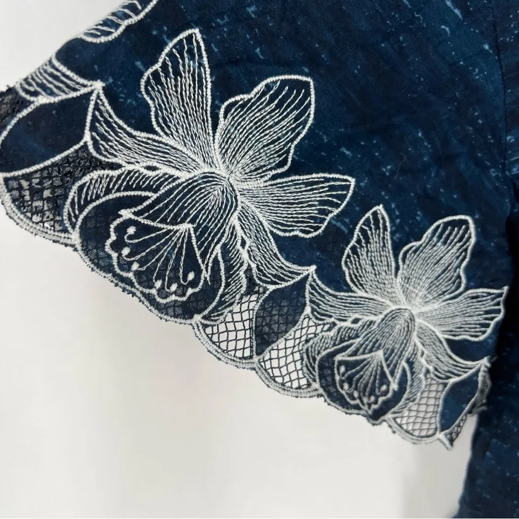 Pilcro Orchid Embroidered Flutter‎ Sleeve Midnight Blue Floral Blouse Boxy XS - Image 5
