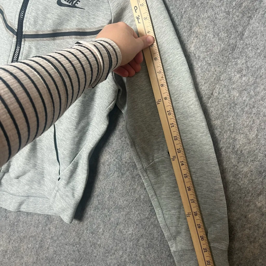 Nike Woman Size XL Loose Fit Heather Gray Loose Fit Full Zip Hoodie - Image 6