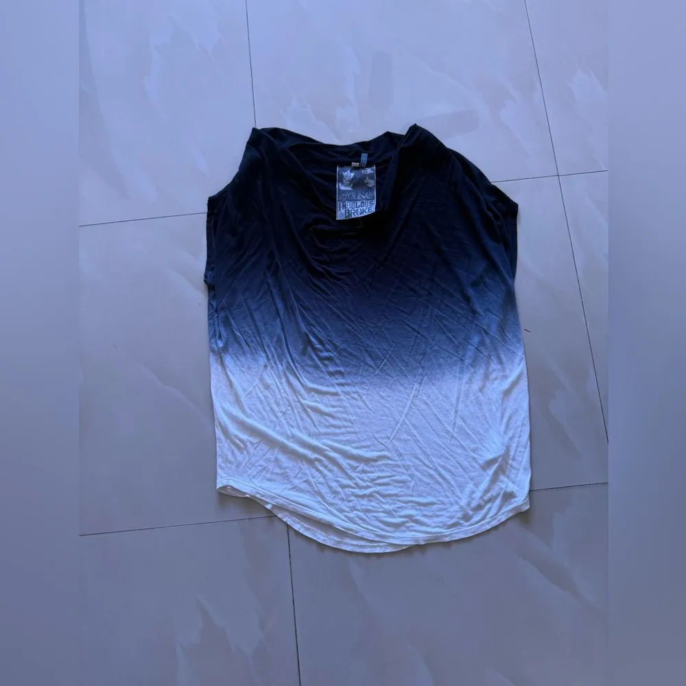 Black and White Muscle Tee with Textured Tank Top Style young fabulous & broke M Size M - Image 4