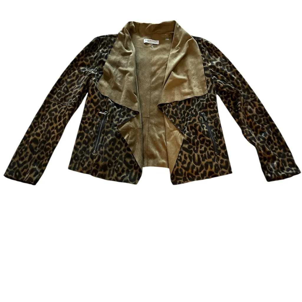 Bagatelle Animal Print Blazer with Brown Lapel - Image 2