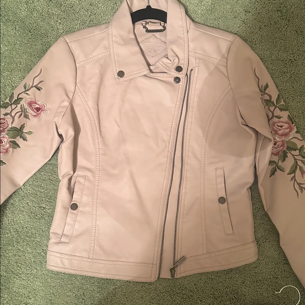JouJou Light Pink Vegan Leather Jacket Size Large embroidered flowers Saks XL - Image 2