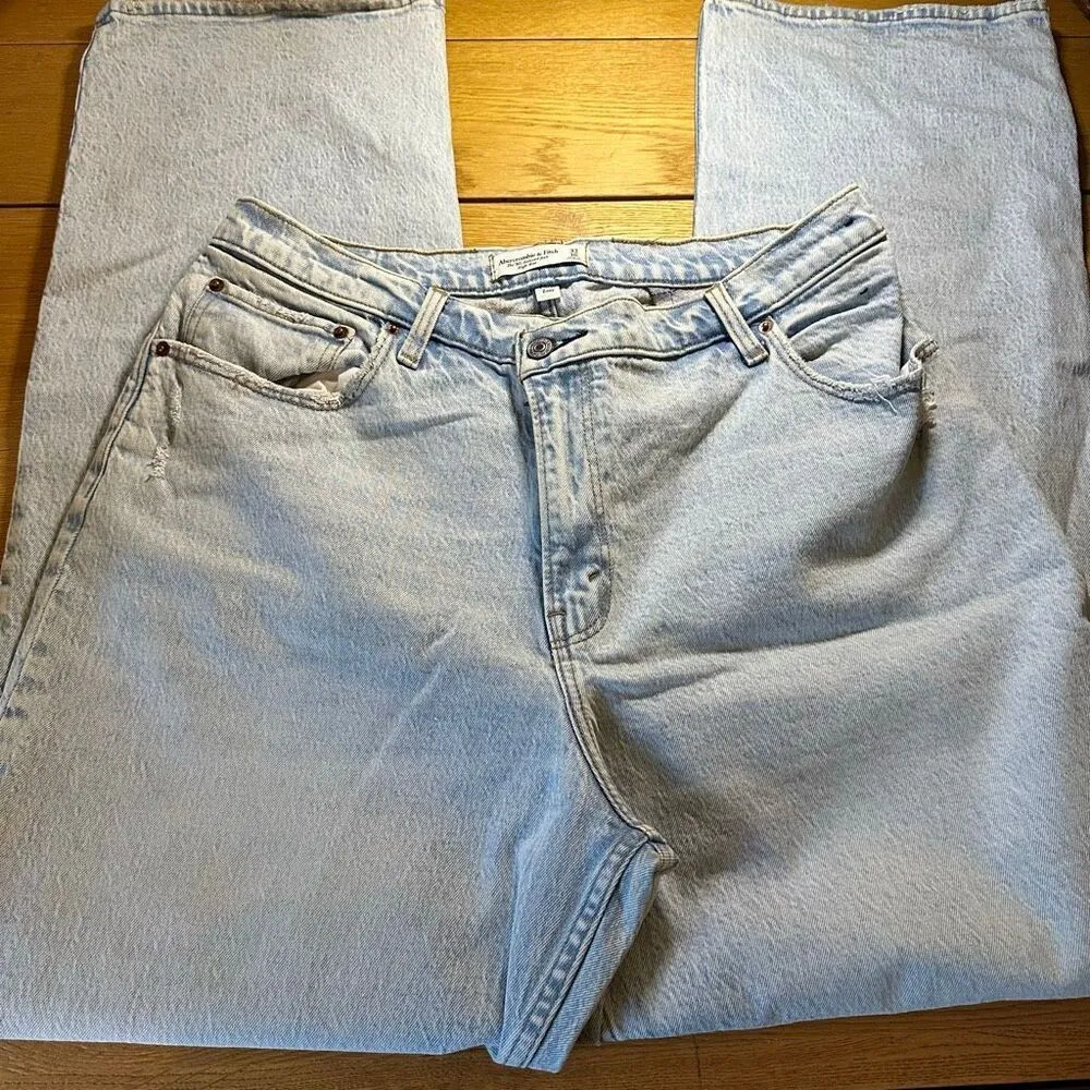 Abercrombie & Fitch 90s relaxed Jean high rise light wash 16L/33 - Image 2