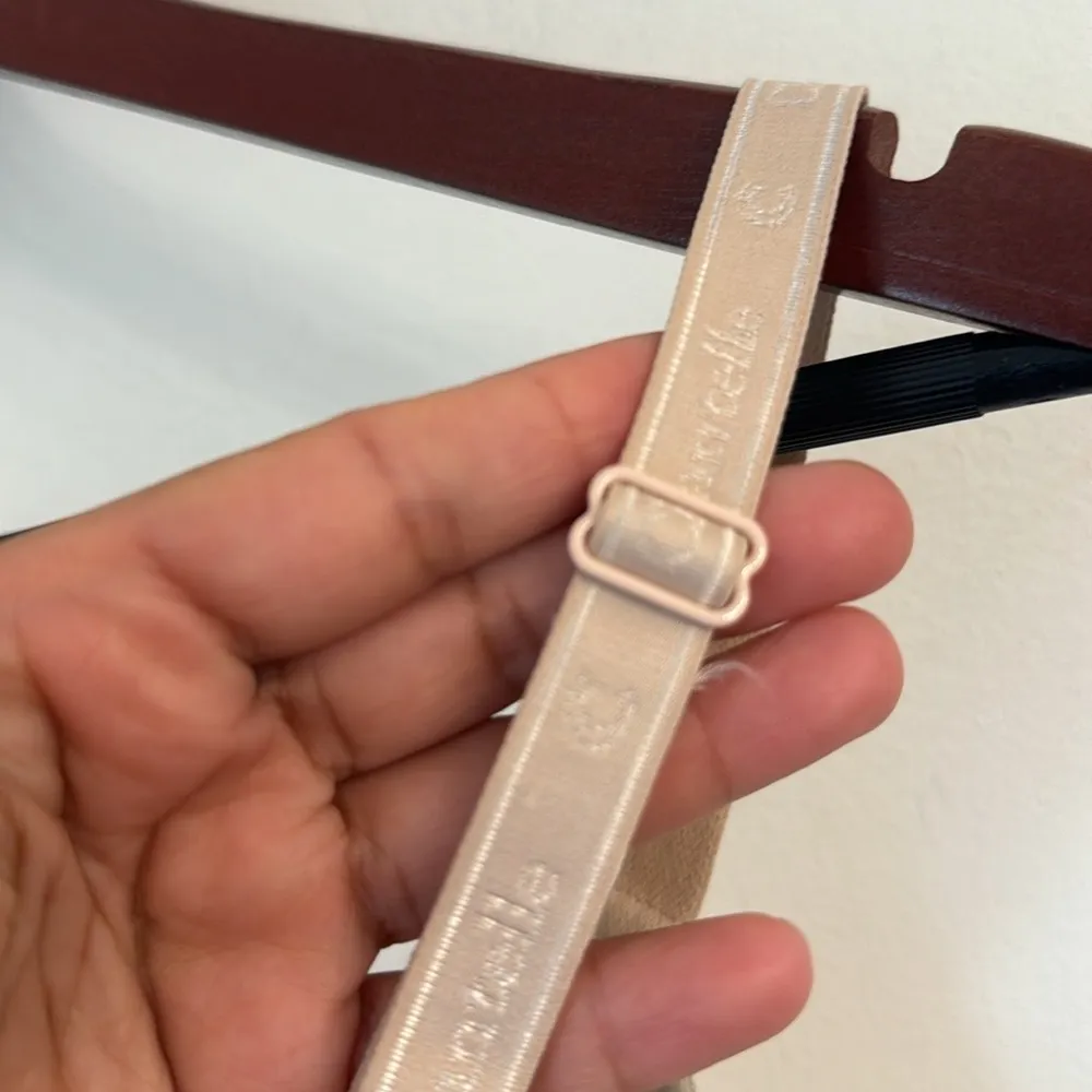 Chantelle bras sz 36 D - Image 4